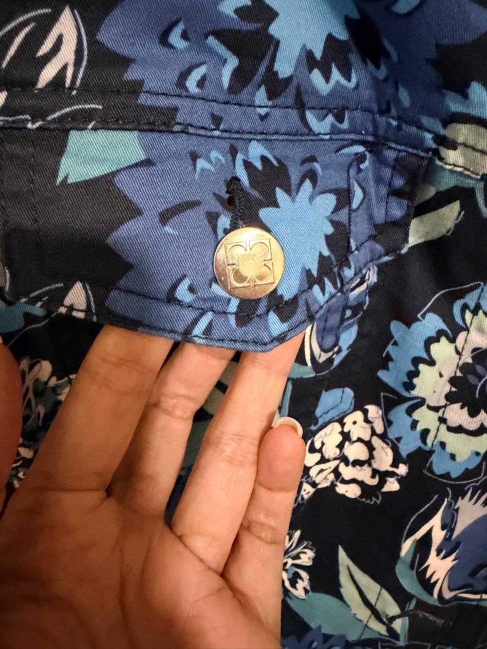 Liz Claiborne | Cotton Blue Floral Jacket - Picture 2 of 7
